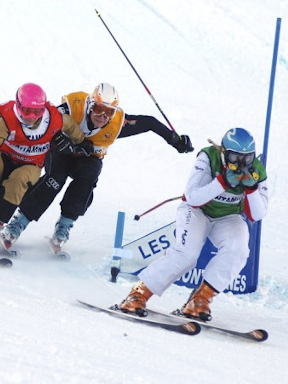<h2>SKI CROSS</h2>
<p>Sophie in action under world cuppen i 2010</p>